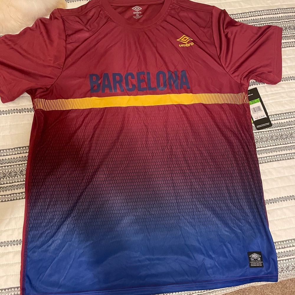 NWT MENS SOCCER JERSEY